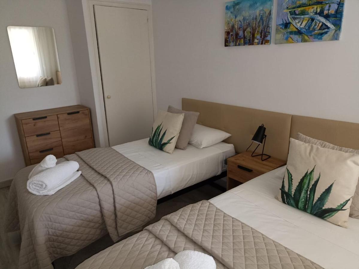 Apartamento Maya Relax Салоу Екстериор снимка